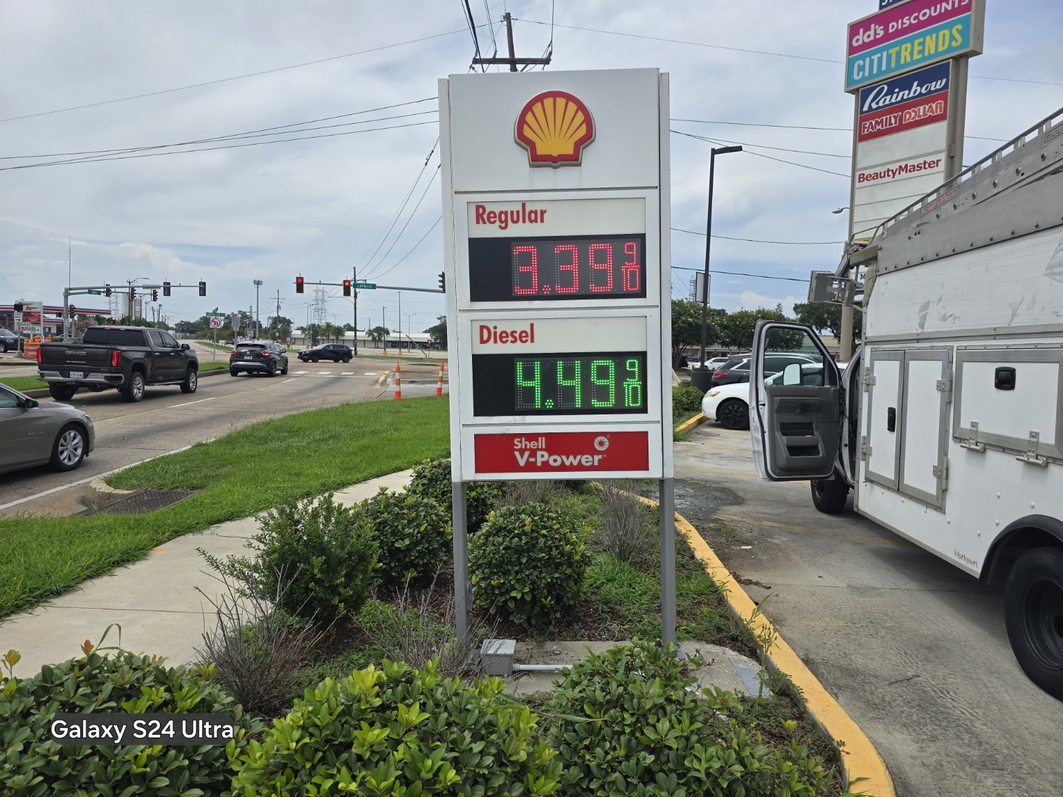 Fuel Price Monument